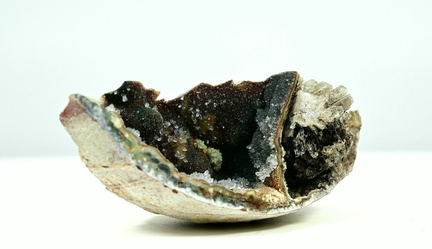 Rare strange crystal cave and calcite rock, beautiful agate back side 1